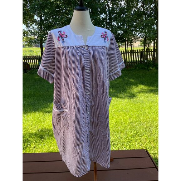 Womens Easy Essentials Striped House Dress Butterfly Embroidery Size XL Muumuu - Picture 1 of 7